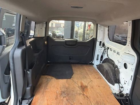 Used 2018 Ford Transit Connect XLT image 11