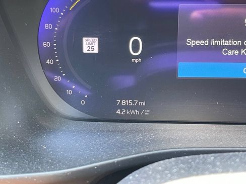 Used 2023 Volvo XC40 Recharge Plus AWD/4WD image 12