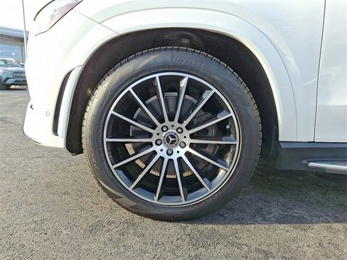 Certified 2022 Mercedes-Benz GLE 580 4MATIC w/ Night Package image 8