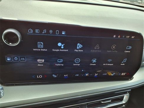 Certified 2025 Chevrolet Traverse LT image 4