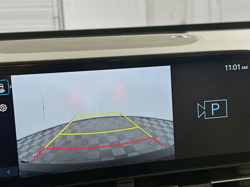 Used 2025 Hyundai Kona SEL image 22