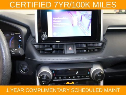 Used 2025 Toyota RAV4 XLE AWD/4WD image 25