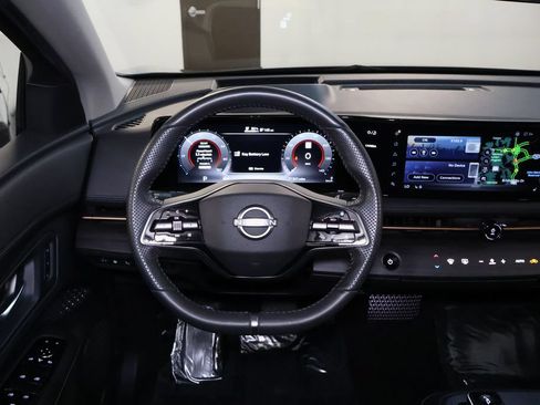 Used 2024 Nissan Ariya AWD image 19