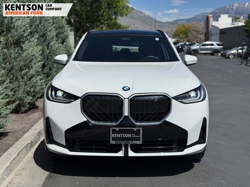 Used 2025 BMW X3 xDrive30i w/ Premium Package AWD/4WD image 2