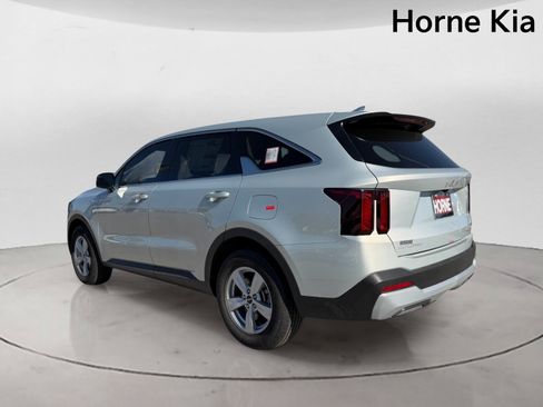 New 2026 Kia Sorento LX FWD image 5