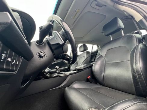 Used 2018 Kia Stinger Premium AWD/4WD image 16