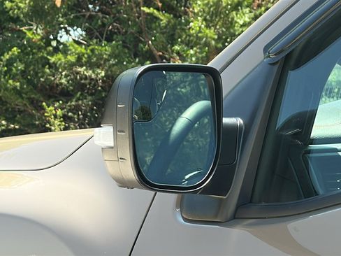 Used 2023 Nissan Titan PRO-4X w/ Pro-4x Convenience Package AWD/4WD image 13