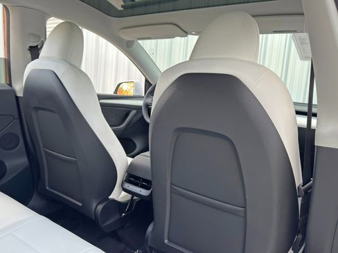 Used 2023 Tesla Model Y Performance image 35
