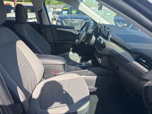 Used 2022 Ford Escape SE FWD image 19