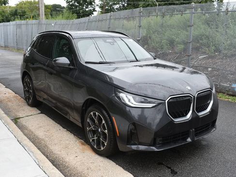 Used 2025 BMW X3 xDrive30i AWD/4WD image 4