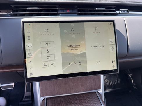 Certified 2024 Land Rover Range Rover SE image 17