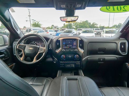 Used 2019 Chevrolet Silverado 1500 High Country w/ Technology Package AWD/4WD image 15