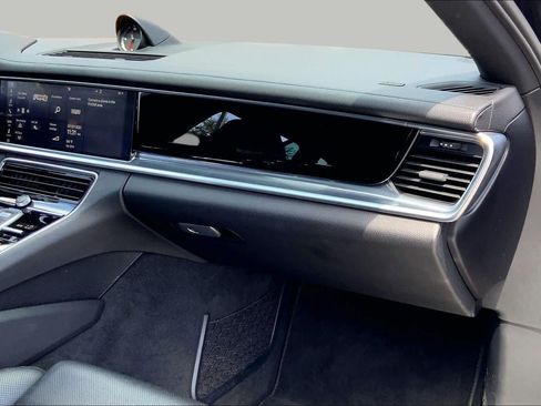 Used 2019 Porsche Panamera 4 AWD/4WD image 18
