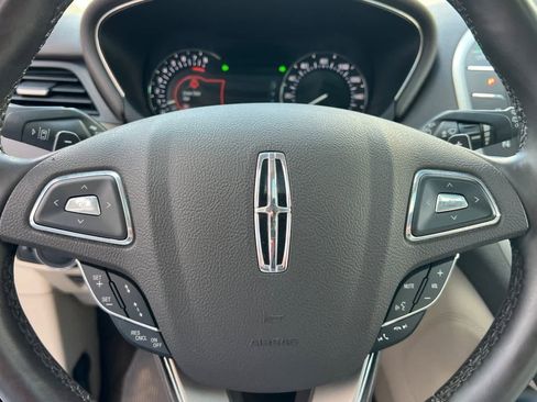 Certified 2019 Lincoln MKC Reserve w/ MKC Technology Package FWD image 25