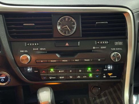 Used 2018 Lexus RX 450h w/ Luxury Package image 25