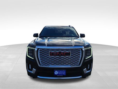 Used 2021 GMC Yukon Denali w/ Denali Ultimate Package image 3