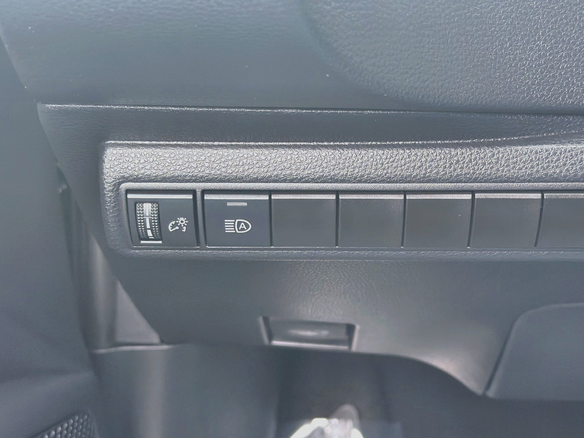 Used 2026 Toyota Corolla LE FWD image 17
