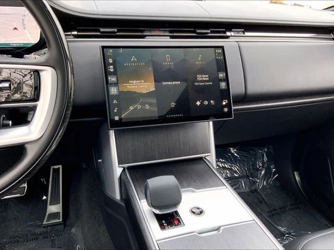 Used 2024 Land Rover Range Rover SE image 7