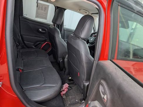 Used 2017 Jeep Renegade Trailhawk w/ Premium Trailhawk Package image 20