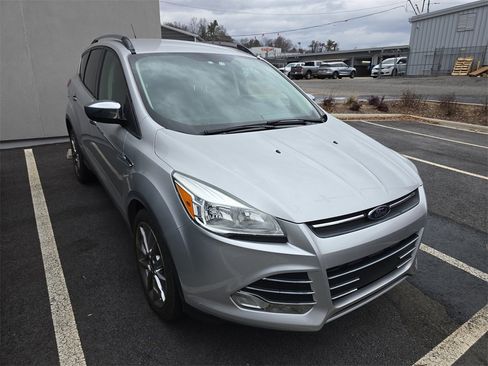 Used 2014 Ford Escape SE w/ SE Chrome Package image 1