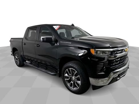 Used 2025 Chevrolet Silverado 1500 LT AWD/4WD image 2