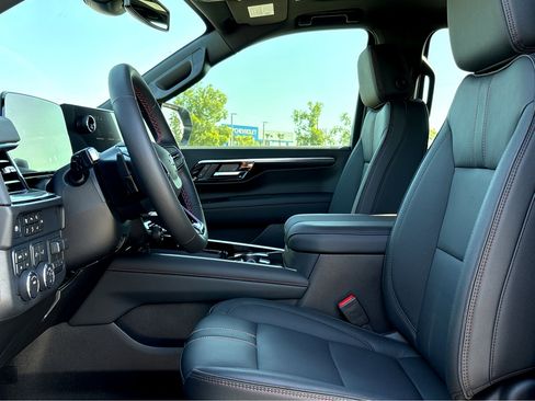 New 2026 Chevrolet Suburban RST w/ Comfort Package AWD/4WD image 18