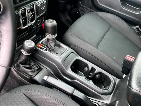 Used 2021 Jeep Wrangler Unlimited Sport image 15