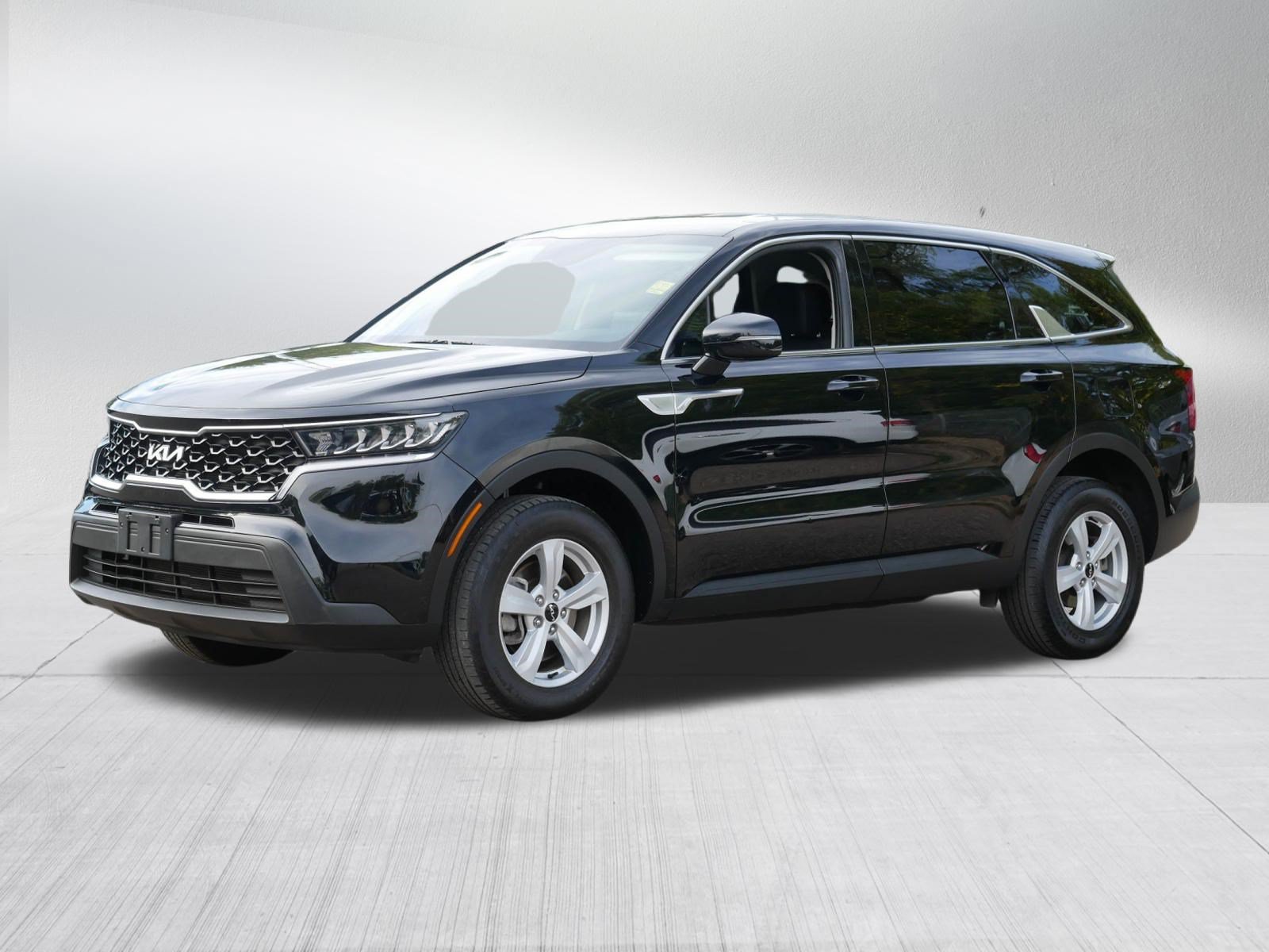 Certified 2023 Kia Sorento LX AWD/4WD image 3