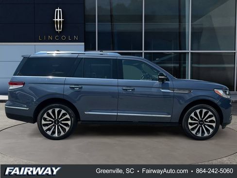 Used 2023 Lincoln Navigator Reserve AWD/4WD image 9