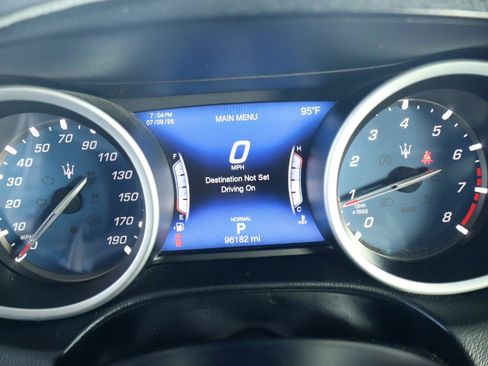 Used 2019 Maserati Ghibli S Q4 AWD/4WD image 18