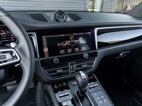 New 2026 Porsche Macan image 31