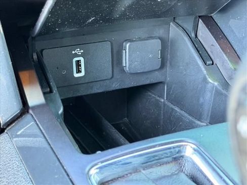 Used 2018 Ford Explorer XLT w/ Equipment Group 201A FWD image 23