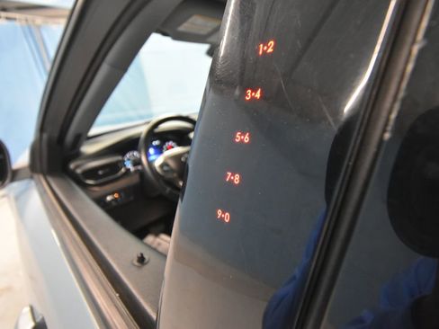 Used 2022 Ford Explorer Limited w/ Equipment Group 301A image 4