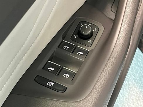 Used 2023 Volkswagen Arteon SEL Premium AWD/4WD image 34