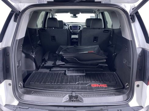 Certified 2023 GMC Acadia SLE w/ Driver Convenience Package image 13