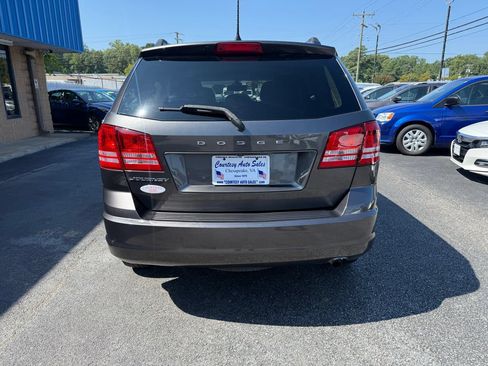 Used 2018 Dodge Journey SE w/ Connectivity Group FWD image 9