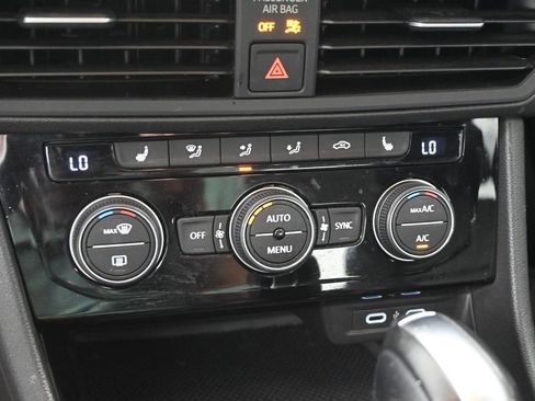 Used 2020 Volkswagen Jetta SE FWD image 13