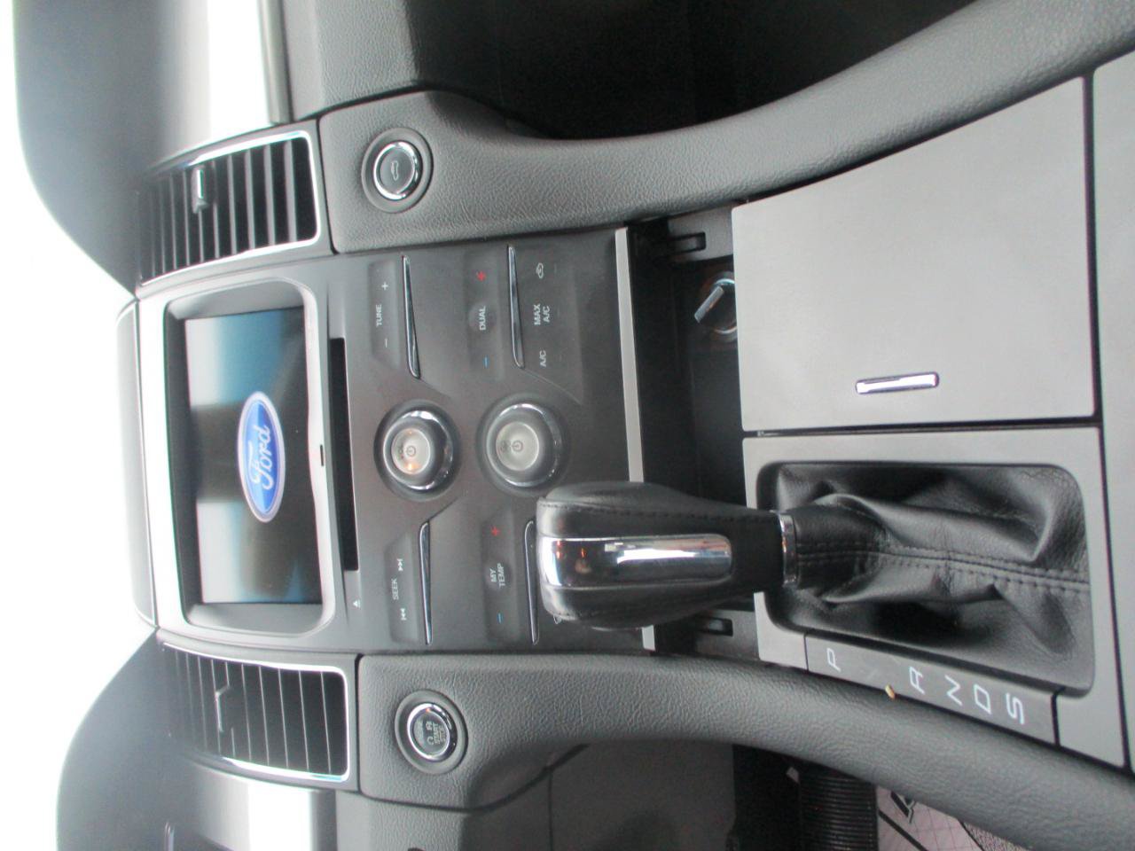 Used 2016 Ford Taurus SEL w/ Equipment Group 201A FWD image 11