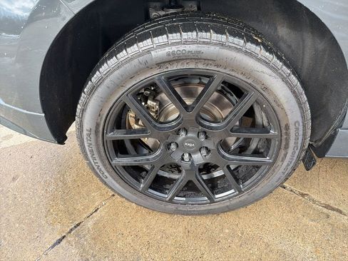 Used 2021 Ford Edge ST image 28