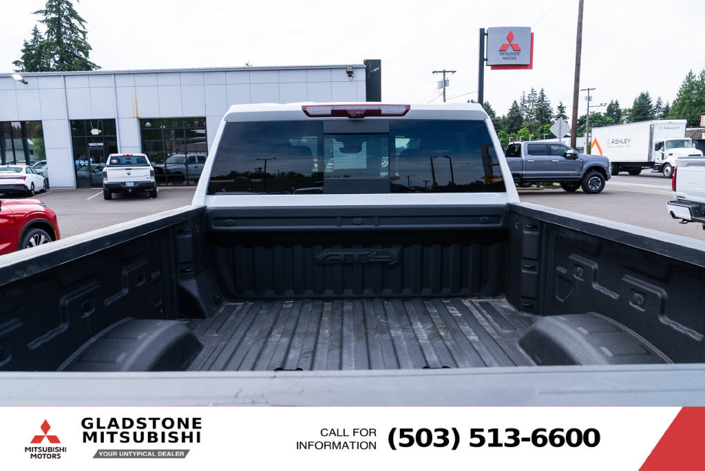 Used 2024 GMC Sierra 2500 AT4 w/ Technology Package AWD/4WD image 9