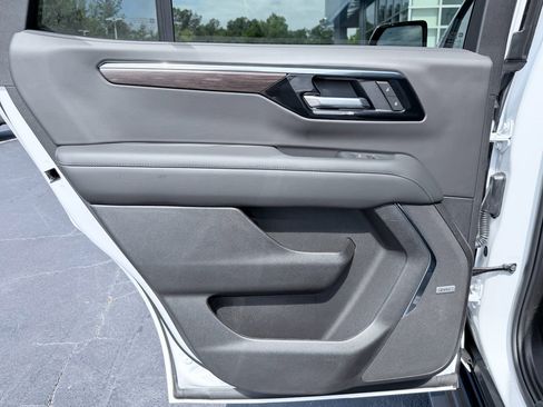 Used 2026 Chevrolet Tahoe LT w/ Comfort Package RWD image 33