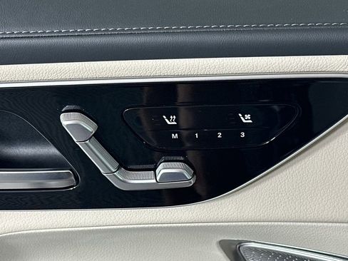 Certified 2024 Mercedes-Benz GLC 300 image 11