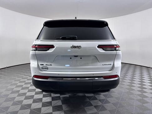 Used 2021 Jeep Grand Cherokee L Laredo w/ Luxury Tech Group I AWD/4WD image 12