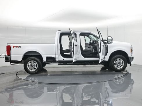 New 2026 Ford F250 XLT w/ FX4 Off-Road Package AWD/4WD image 4
