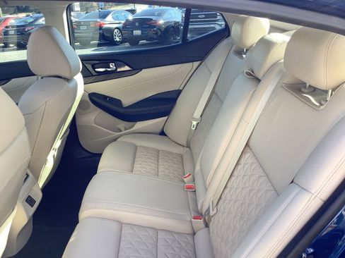 Used 2018 Nissan Maxima Platinum image 30