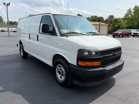 Used 2019 Chevrolet Express 2500 w/ Enhanced Convenience Package RWD image 6