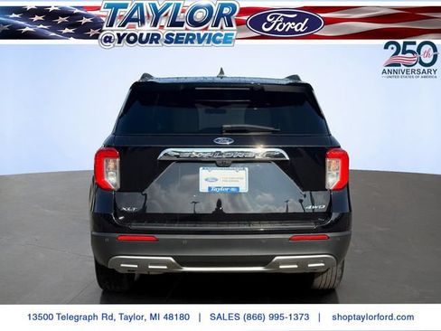 Certified 2024 Ford Explorer XLT w/ Equipment Group 202A AWD/4WD image 4
