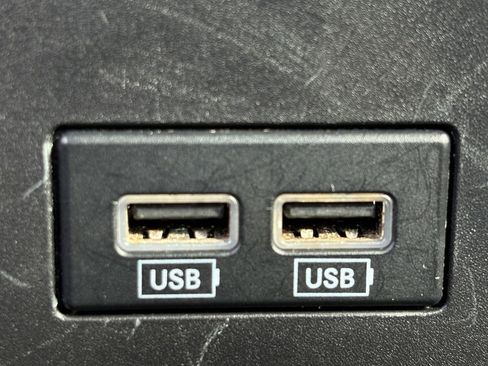 Used 2021 Chrysler 300 S image 5