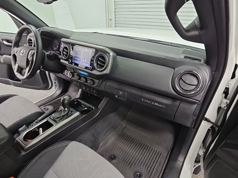 Used 2023 Toyota Tacoma TRD Off-Road AWD/4WD image 37