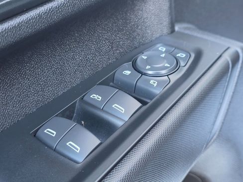 Used 2025 Chevrolet Silverado 2500 Custom w/ Custom Value Package image 17